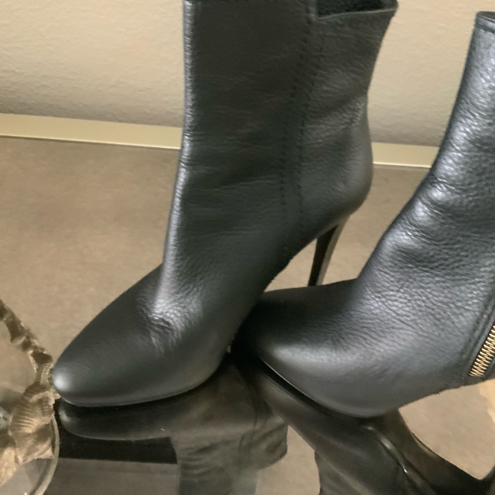 8.5 ankle boots Armani emporio